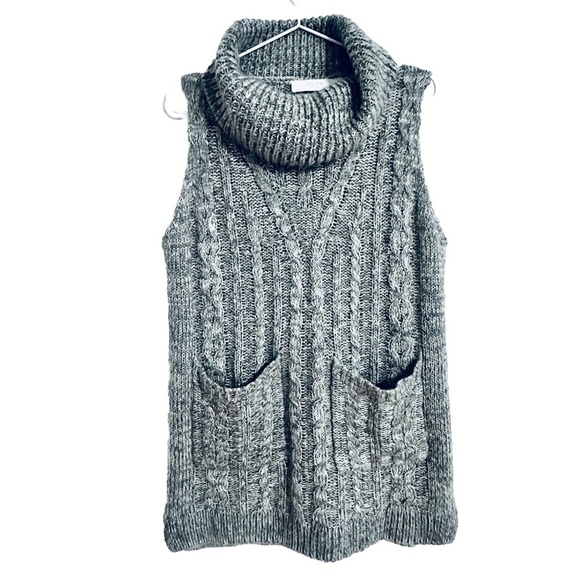 ASTR Sweaters - ASTR The Label Sweater Women’s S Sleeveless Grey Cable Knit Tunic Cowl Neck